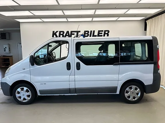 Renault Trafic 2012 photo 2