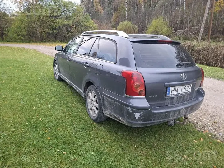 Toyota Avensis 2005 photo 2