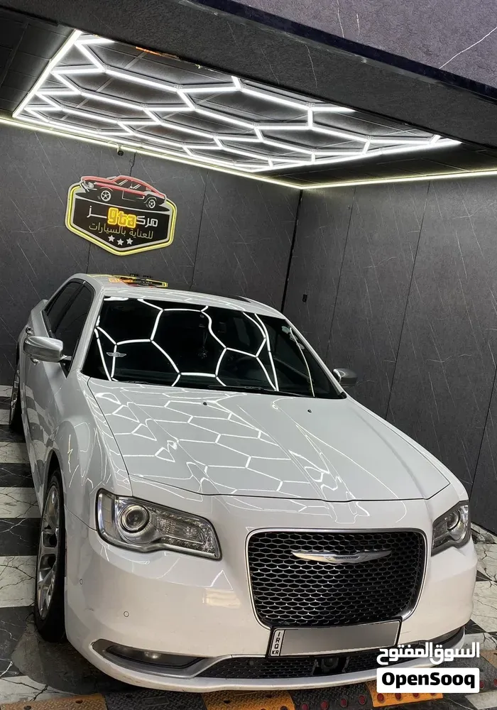 Chrysler 300 2017 photo 2