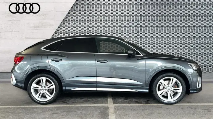 Audi Q3 2020 photo 4