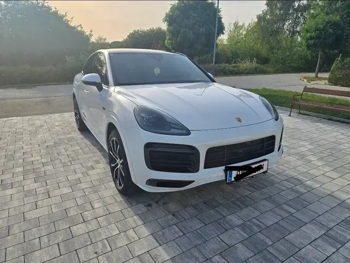 Porsche Cayenne 2022 photo 2