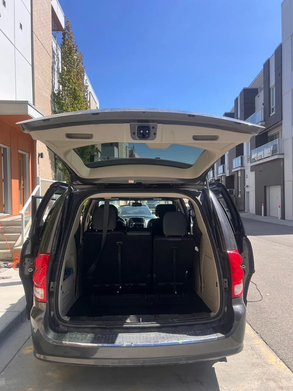 Dodge Grand Caravan 2014 photo 3