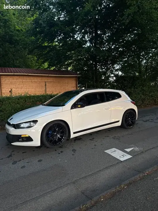 Volkswagen Scirocco 2012 photo 2