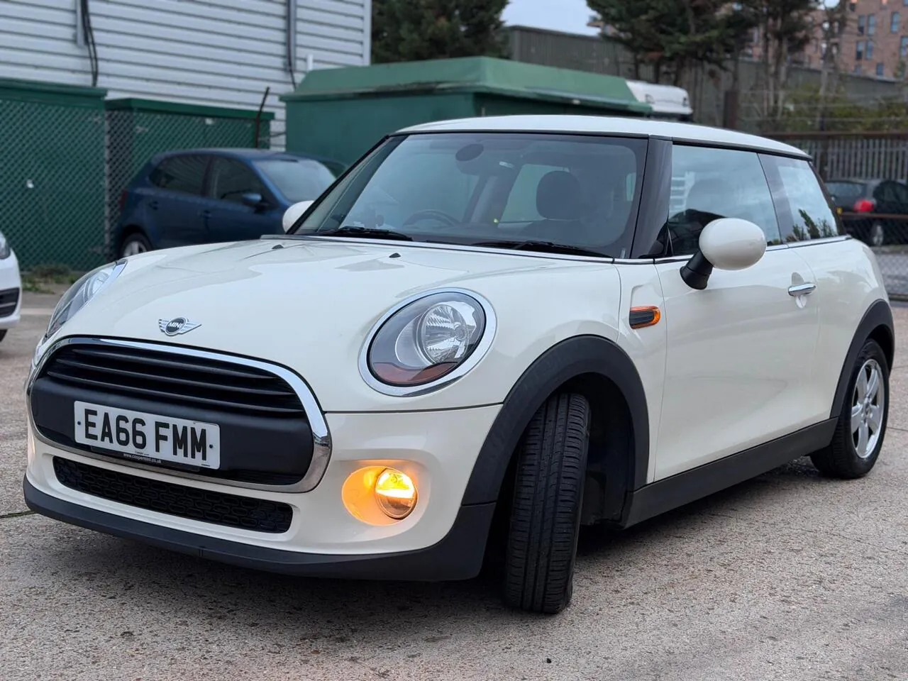 Mini Hatch 2016 photo 3