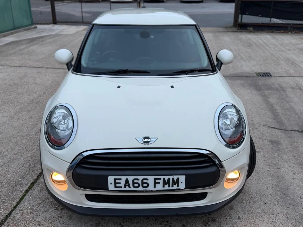 Mini Hatch 2016 photo 2