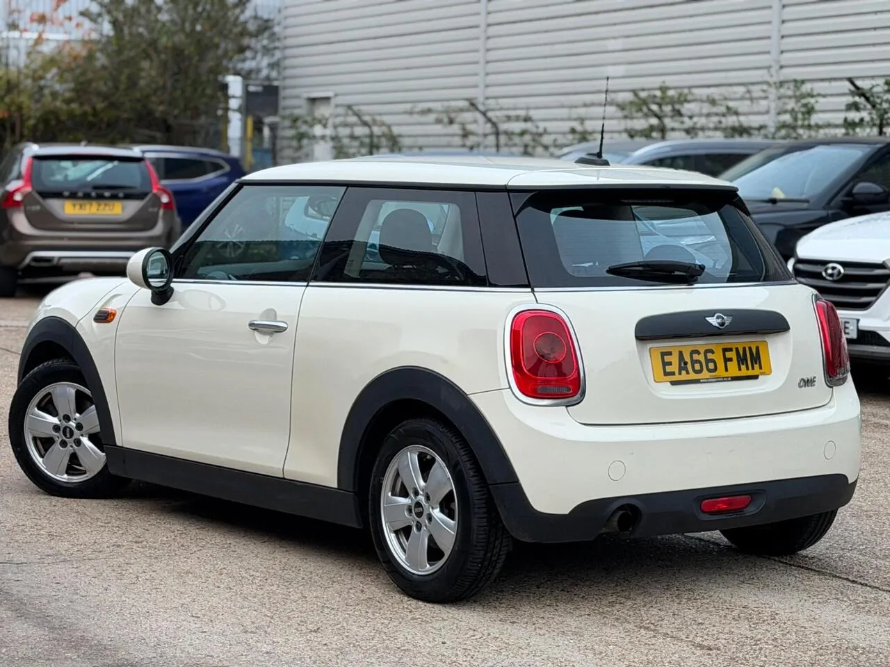 Mini Hatch 2016 photo 4
