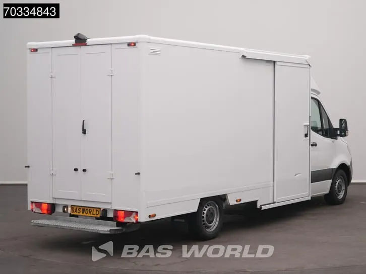 Mercedes-Benz Sprinter 2022 photo 2
