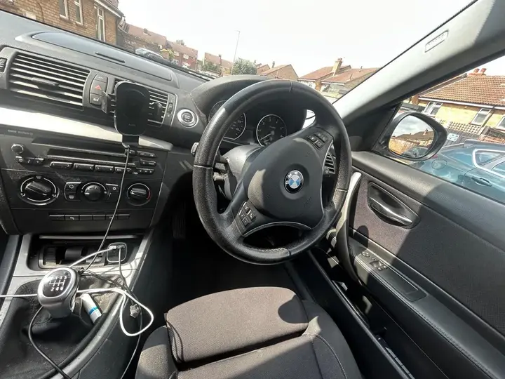 BMW 1 Series 2010 photo 3