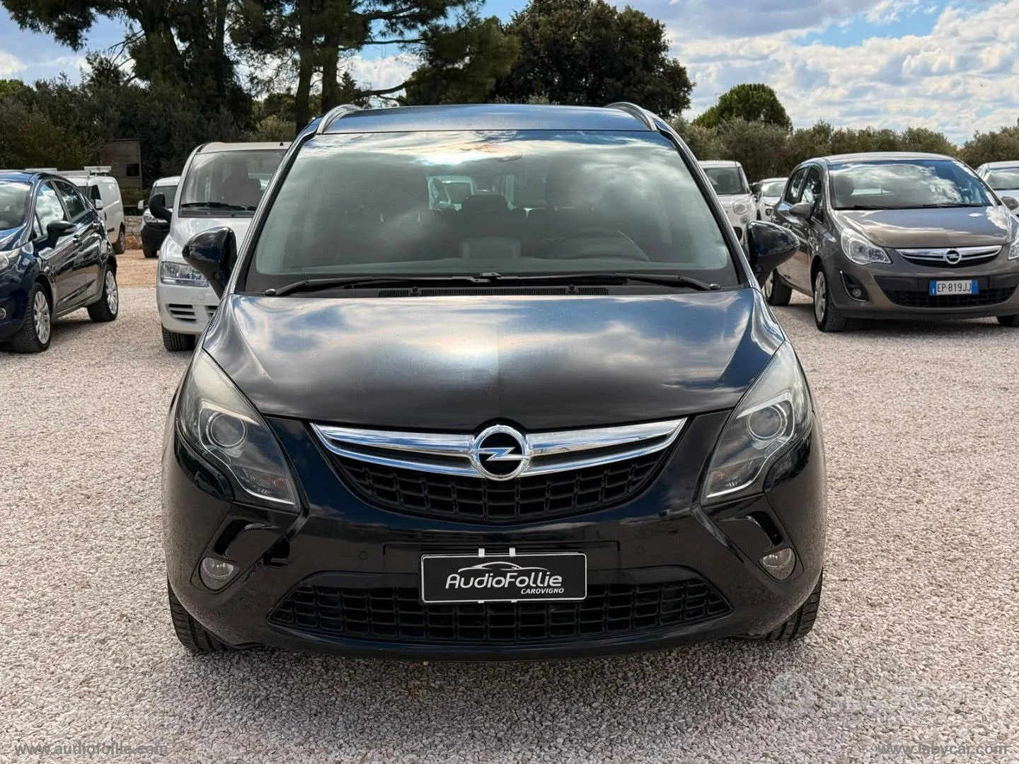 Opel Zafira Tourer 2012 photo 2