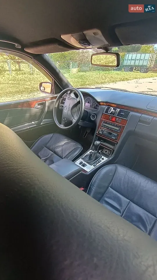 Mercedes-Benz E-Class 1999 photo 2