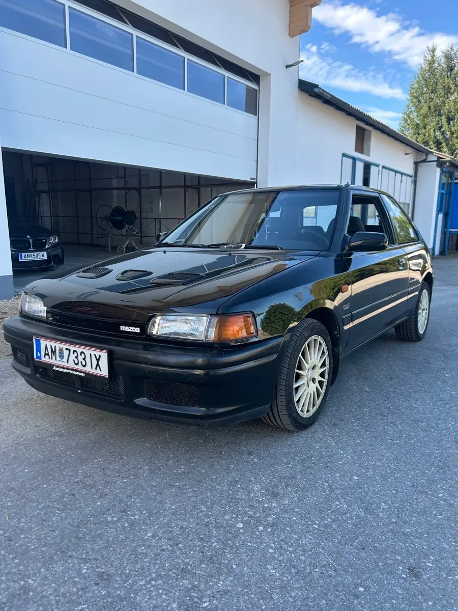 Mazda 323 1990 photo 3