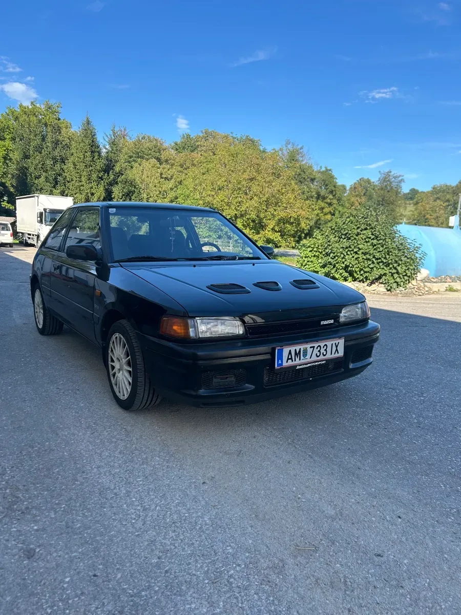 Mazda 323