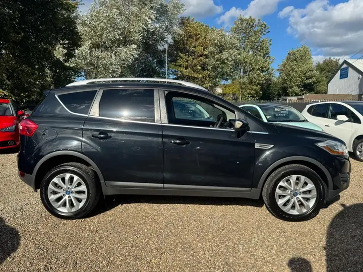 Ford Kuga 2011 photo 2