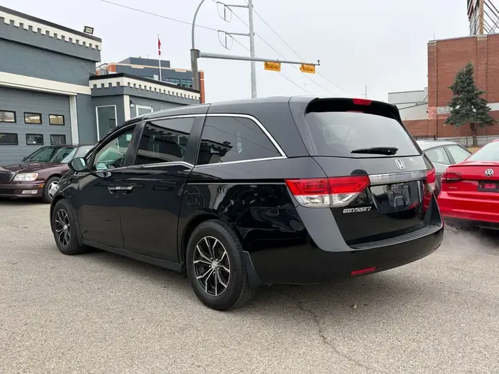 Honda Odyssey 2014 photo 4