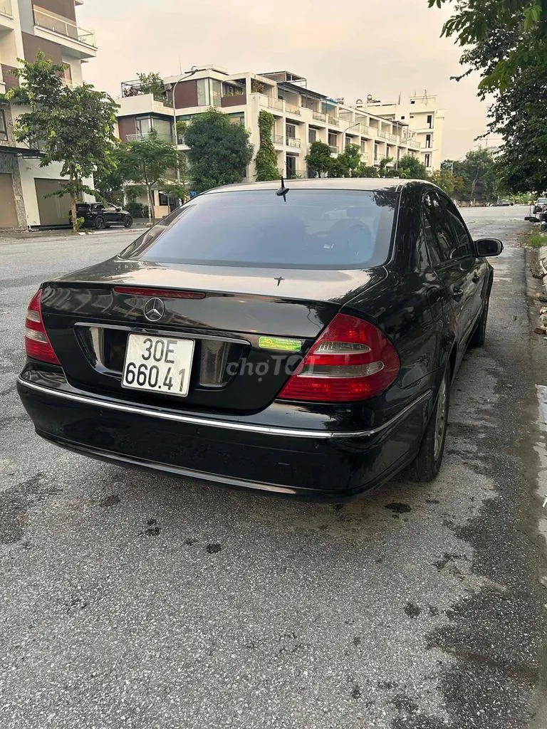Mercedes-Benz E-Class 2003 photo 2
