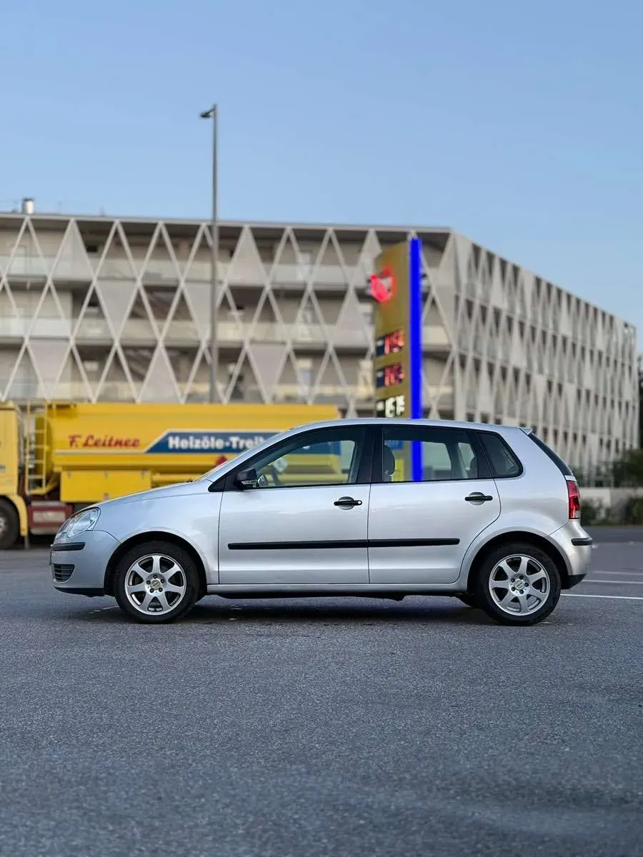 Volkswagen Polo 2008 photo 2