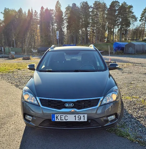 Kia Ceed 2010 photo 3