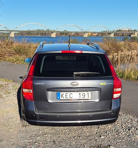 Kia Ceed 2010 photo 4