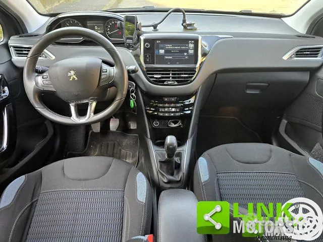 Peugeot 208 2014 photo 5
