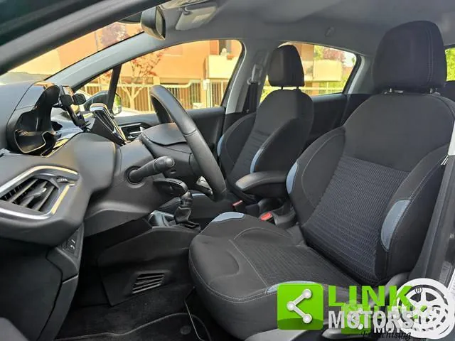 Peugeot 208 2014 photo 4