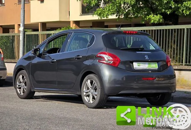 Peugeot 208 2014 photo 3