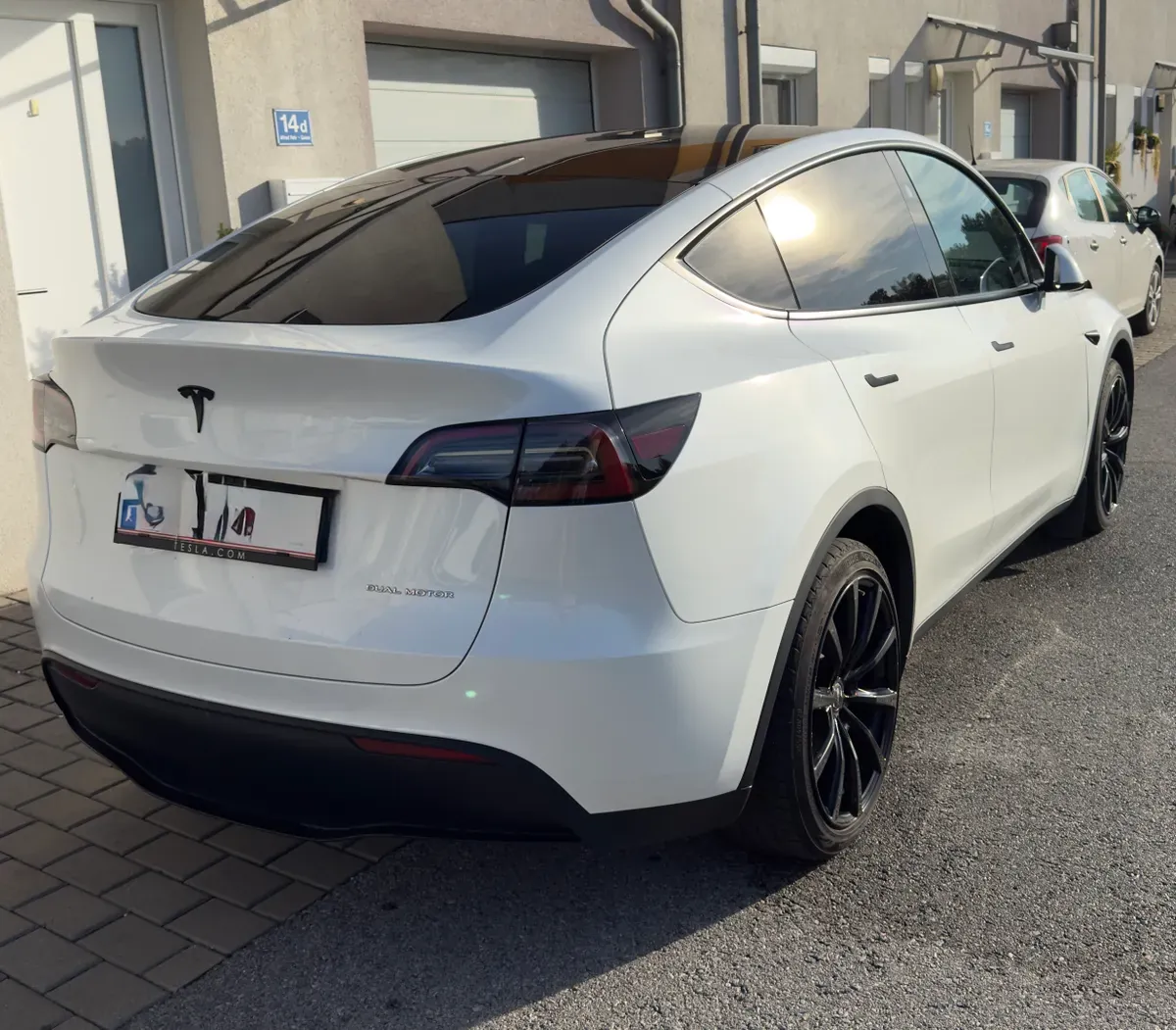 Tesla Model Y 2024 photo 3