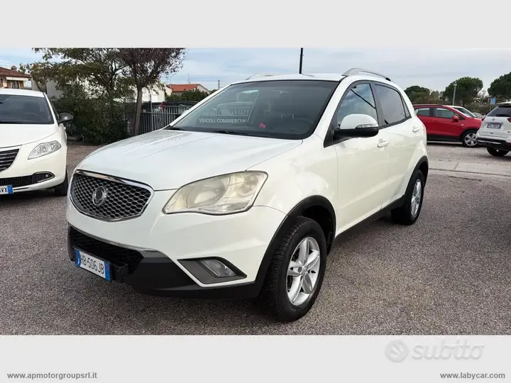 KG Mobility Korando 2013 photo 2