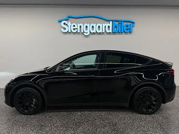 Tesla Model Y 2023 photo 4