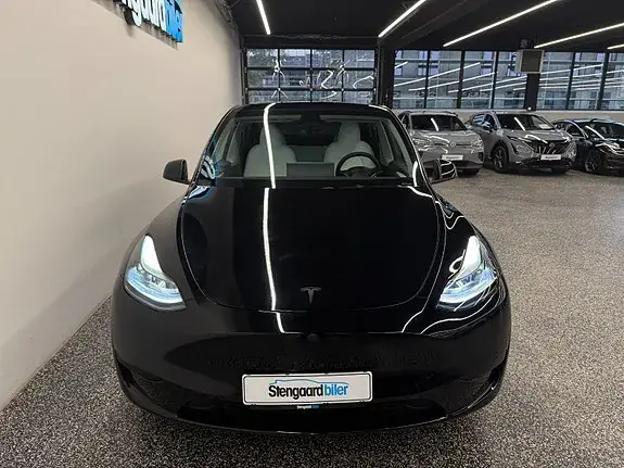 Tesla Model Y 2023 photo 3