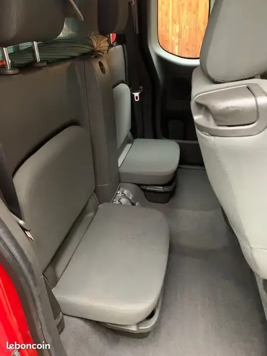 Nissan Navara 2011 photo 4