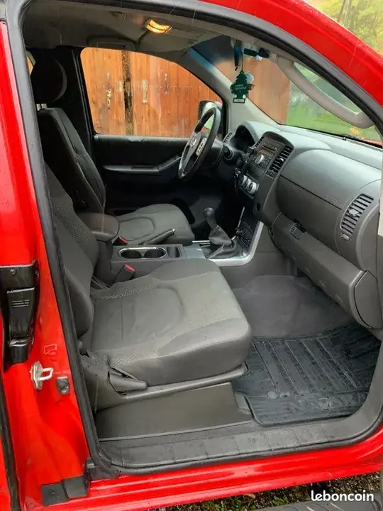 Nissan Navara 2011 photo 3