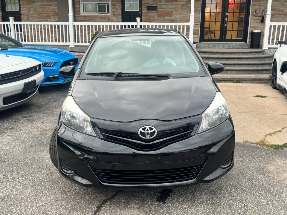 Toyota Yaris 2014 photo 2