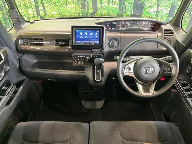 Honda N-Box 2018 photo 2