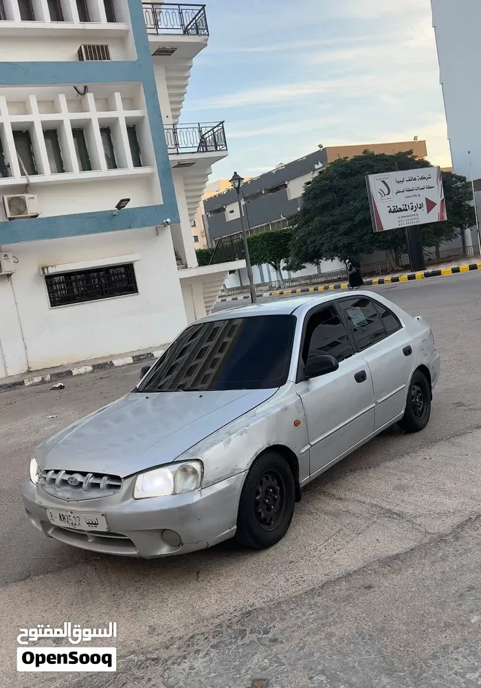 Hyundai Verna 2002 photo 2