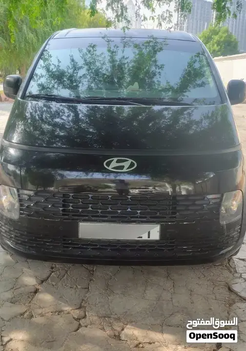 Hyundai Staria 2025 photo 3