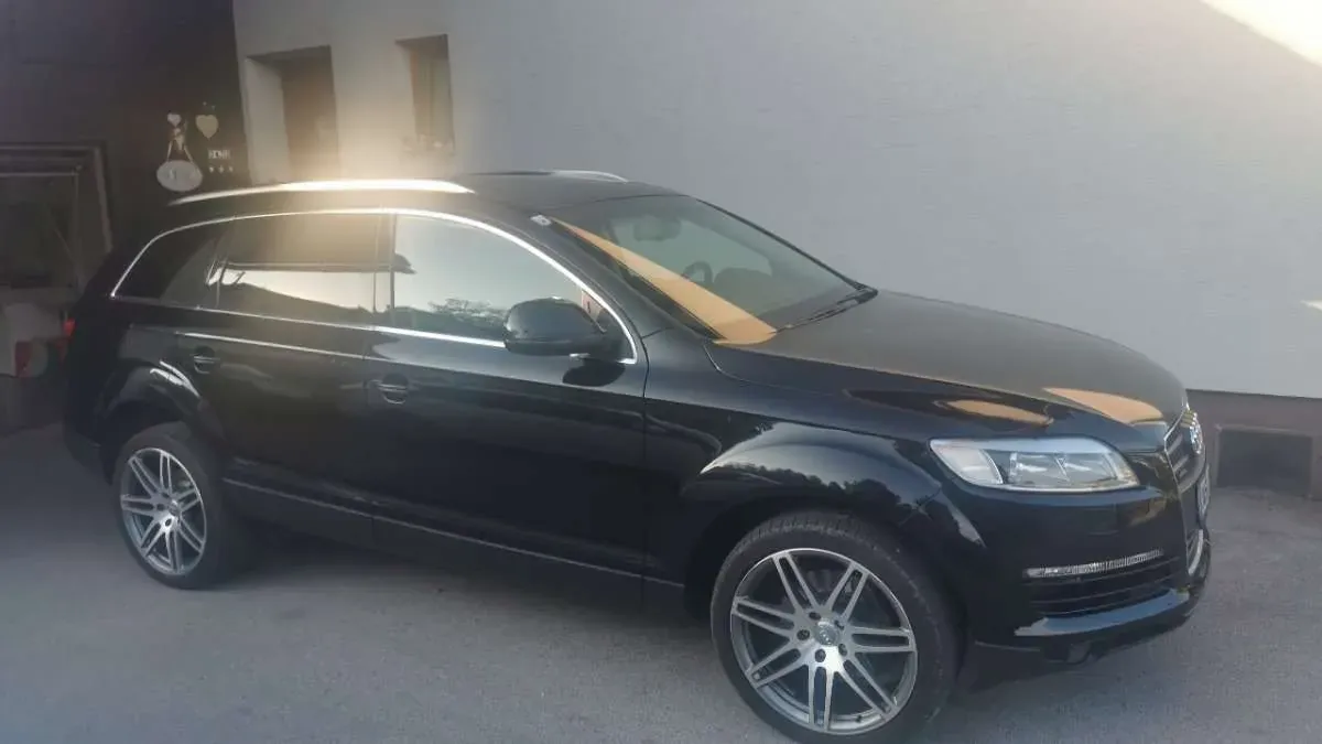 Audi Q7 2008 photo 2