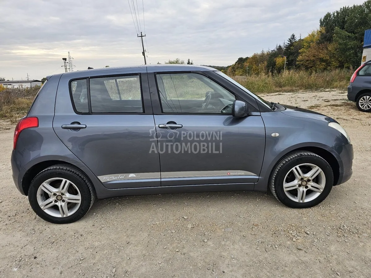 Suzuki Swift 2010 photo 4