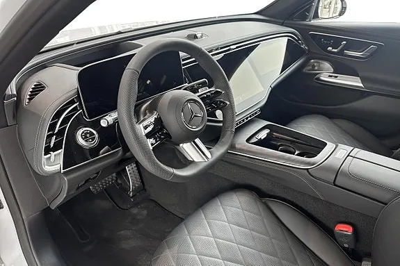 Mercedes-Benz E300 De 2026 photo 5