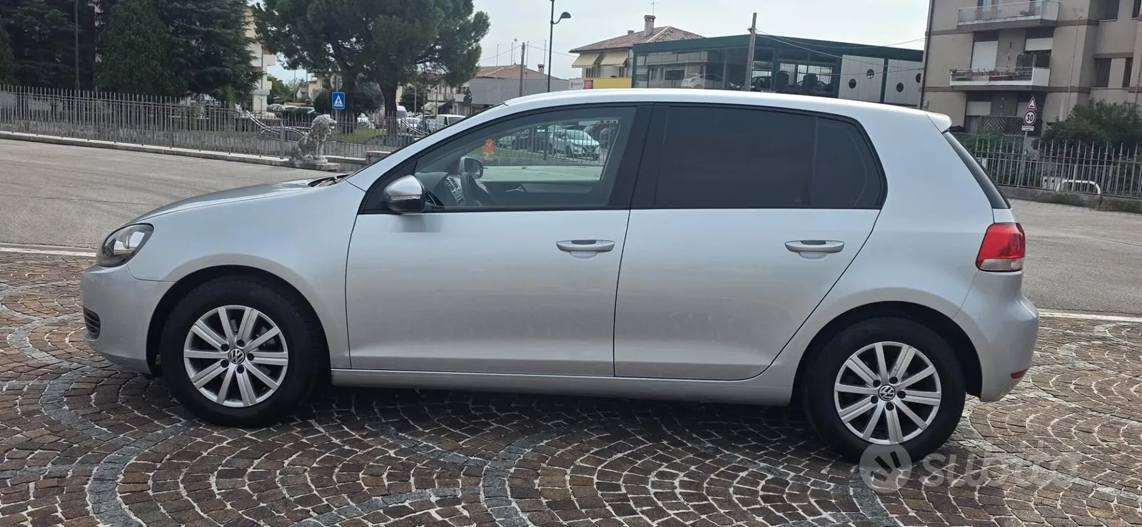 Volkswagen Golf 2010 photo 4