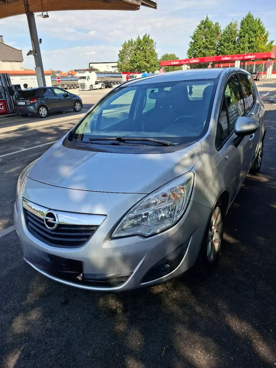 Opel Meriva 2010 photo 2