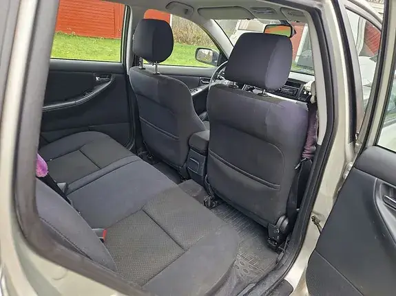 Toyota Corolla 2004 photo 3