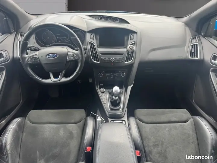Ford Focus 2017 photo 2