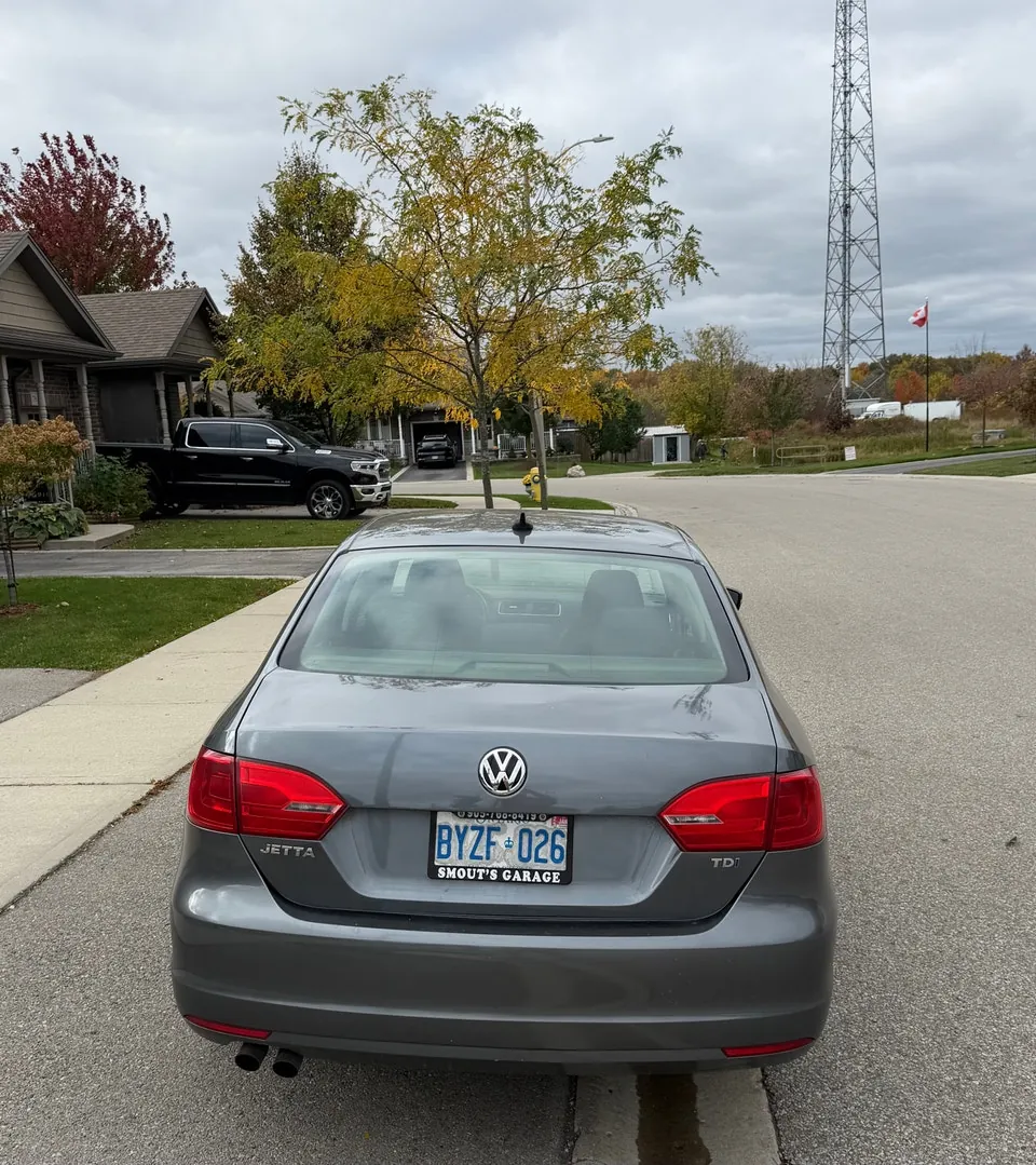 Volkswagen Jetta 2011 photo 3