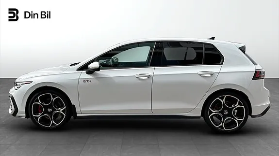 Volkswagen Golf I 2026 photo 2