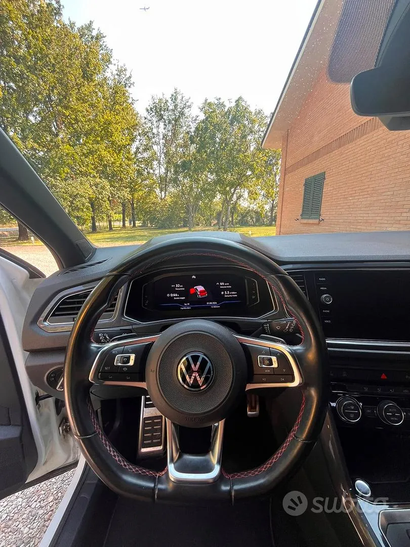 Volkswagen T-Roc 2021 photo 2