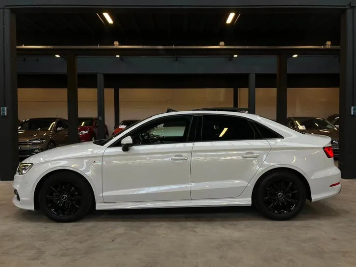 Audi A3 2015 photo 2