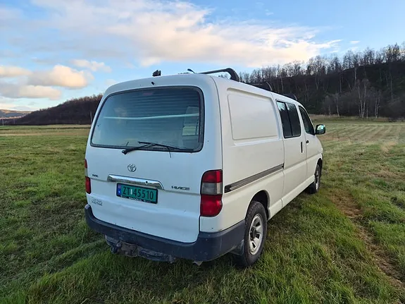 Toyota Hiace 2010 photo 4