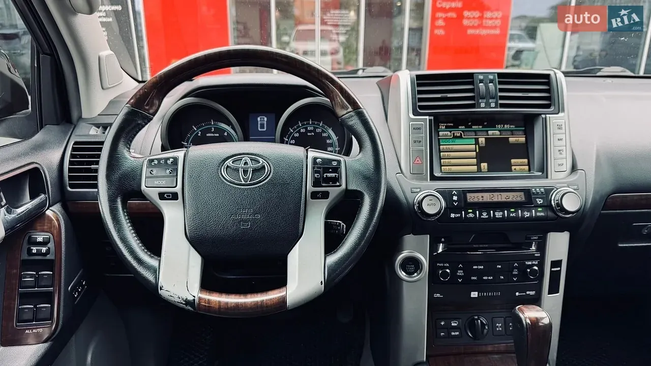 Toyota Land Cruiser Prado 2010 photo 5