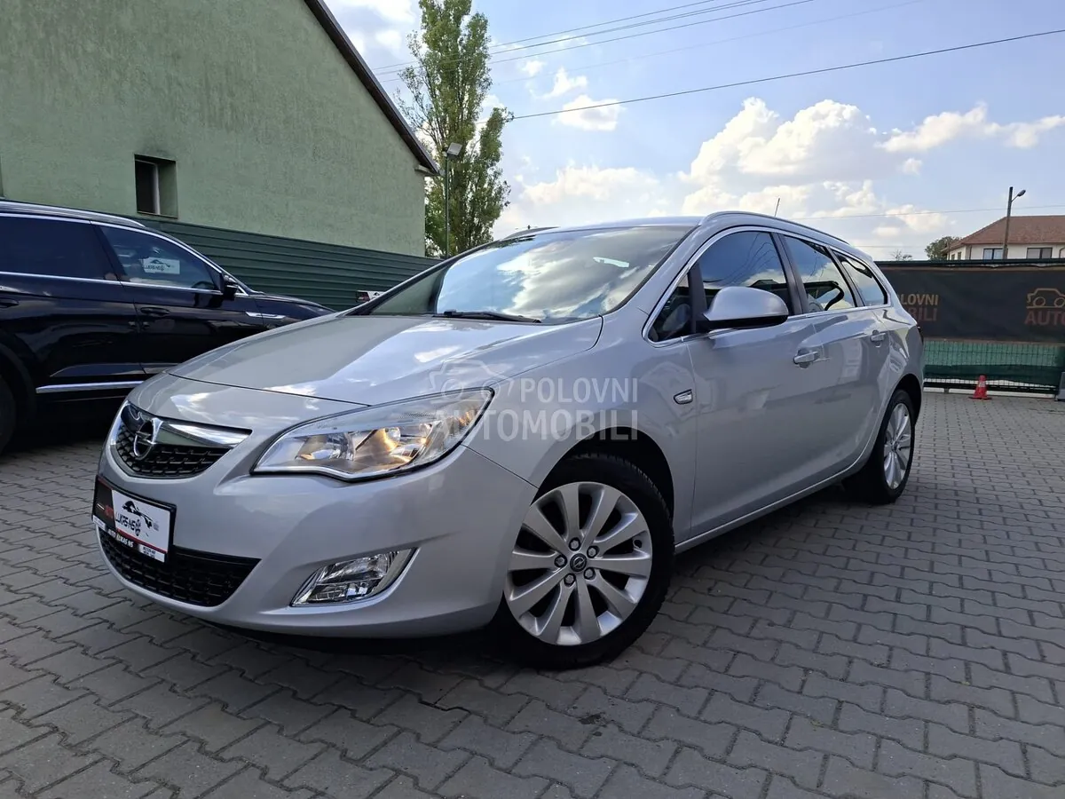 Opel Astra J 2012 photo 3