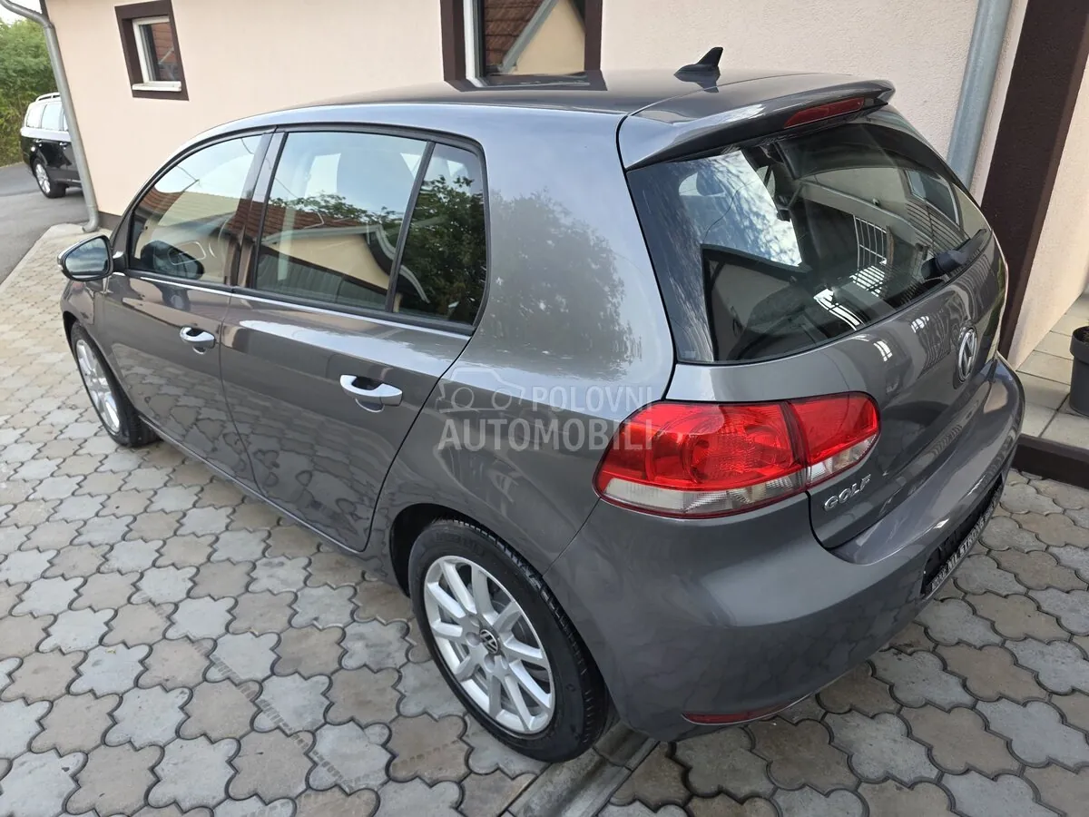 Volkswagen Golf 2010 photo 3